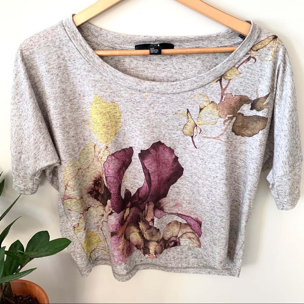F21- Floral Grey Crop Top